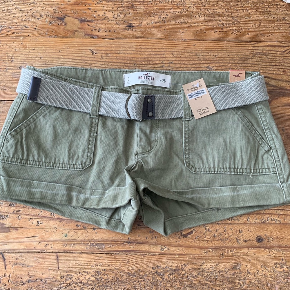 Hollister Classic Stretch Mid-Rise Twill Shorts